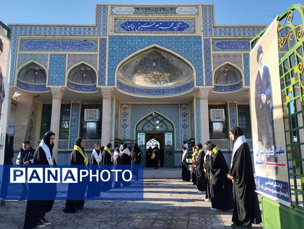 تشییع پیکر شهید گمنام به دست دانش آموزان و مردم روستای جابوز