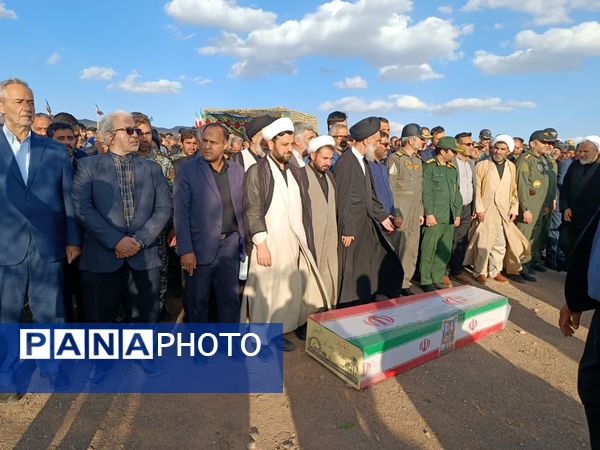 مراسم تشییع و خاکسپاری پیکر مطهر شهید عباس رمضانی در کوهپایه