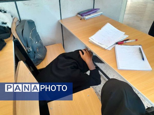 مانور زلزله در دبیرستان مادرمهربان خلیل آباد