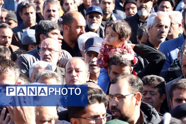 تشییع ۵ شهید گمنام در سالروز شهادت حضرت فاطمه(س) در یزد