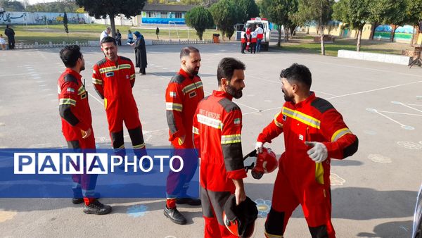 مانور سراسری زلزله در دبستان یکتا شهرستان قائمشهر