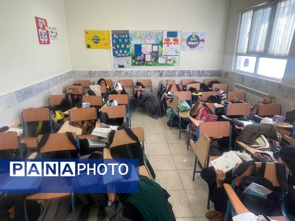 مانور زلزله در دبیرستان دخترانه امید 