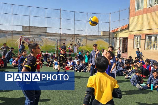 جلوه‌ای از پویایی در هفته تربیت‌بدنی در دبستان شاهد شهید محمد جنیدی
