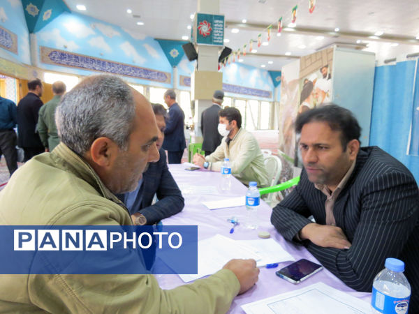 برپایی میز خدمت آموزش و پرورش خراسان شمالی