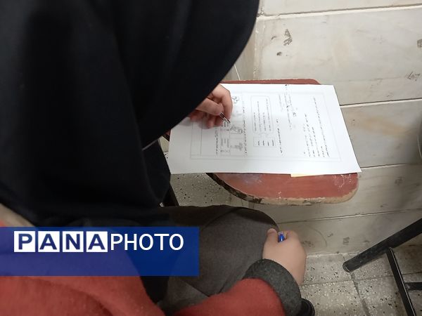 امتحانات نوبت اول در دبیرستان نمونه اندیشه 