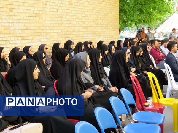 تقدیر از کارکنان‌ اداره‌کل آموزش و پرورش خراسان شمالی 