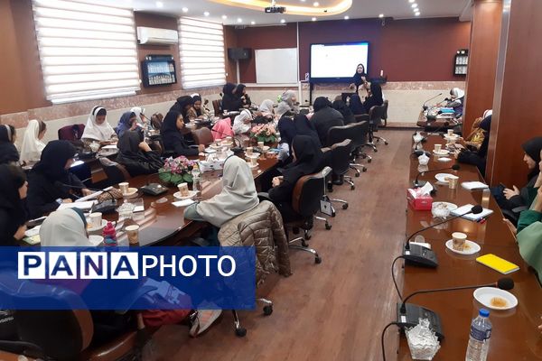 جلسه آموزش خبرنگاری در شهرستان رباط‌کریم