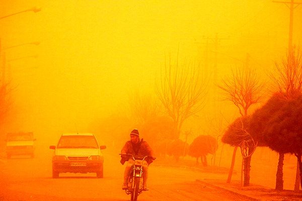 گرد و خاک در جاده‌های جنوب شرق کشور