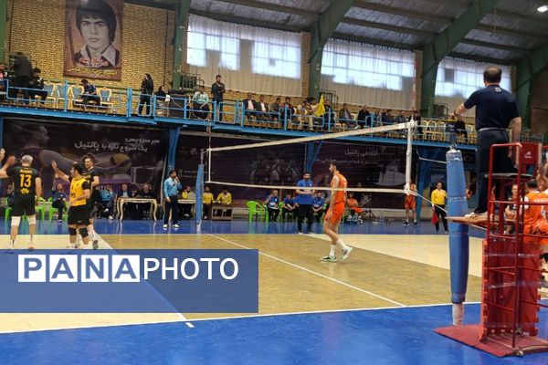 جدال حساس هفته دوم لیگ برتر با برتری قاطع میهمان پایان یافت