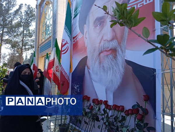 آغاز مراسم دهه فجر با شعار  «حضور تا ظهور» در گلزار شهدای سبزوار