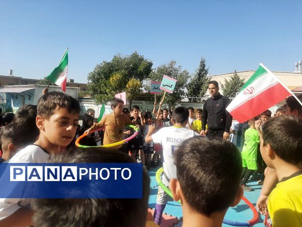 شور و نشاط دانشآموزان در المپیاد ورزشی مدرسه شهید عزیزی اسدآباد