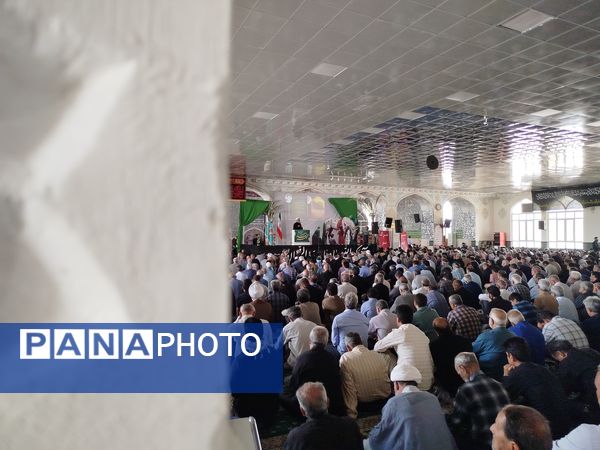 نماز جمعه کاشمر با حضور پرشور مردم برگزار شد