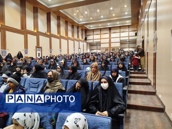 تجلیل از برترین‌های مسابقات قرآن و عترت در بروجرد