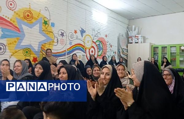 اولین جلسه اولیا و مربیان همراه با انتخابات انجمن اولیا و مربیان در دبیرستان دخترانه میثاق