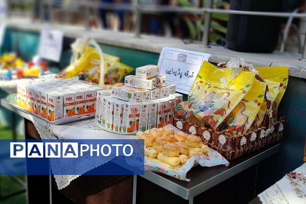 جشن شکفتن غنچه‌ ها، در دبستان مهرتابان بهارستان دو