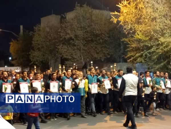 مراسم عزای شام غربت هشتمین آفتاب دل ها، همراه با آیین شمع‌گردانی 