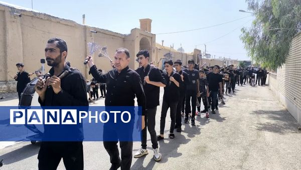 مراسم عزاداری و زنجیرزنی تاسوعای حسینی در شهر حسن آباد جرقویه علیا 