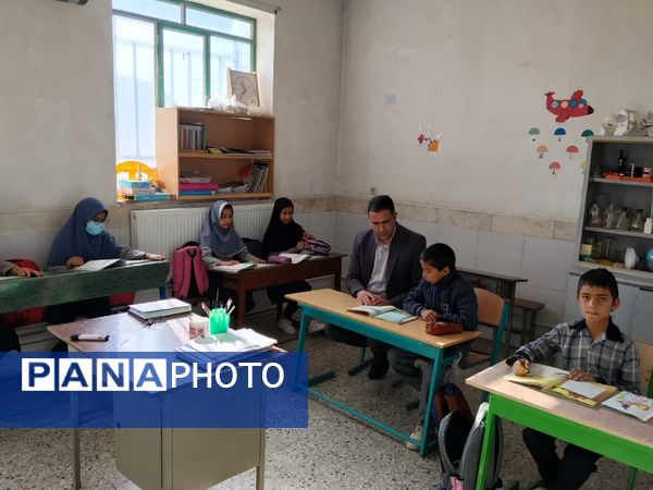 بازدید معاون آموزشی اداره آموزش و پرورش شهرستان خاتم از مدارس روستای خوانسار 