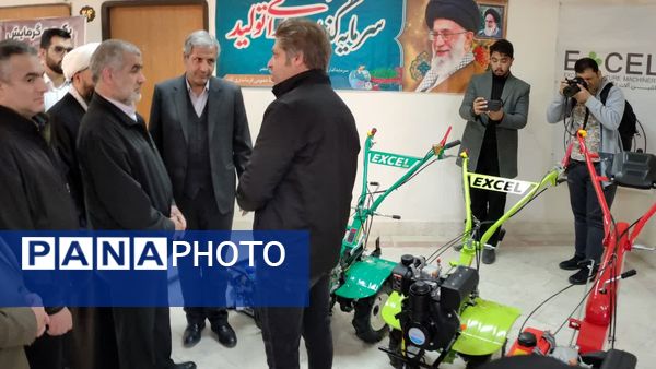 بازدید نائب رئیس مجلس شورای اسلامی از نمایشگاه تولیدات و محصولات صنعتی و صنایع دستی شهرستان کاشمر