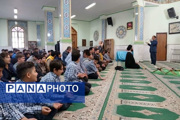 مدرسه سما  فیروزکوه میزبان افتتاحیه هفته قرآن، عترت و نماز