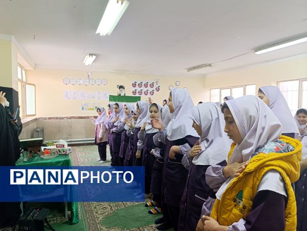 محفل انس با قرآن در مدارس شهرستان ایلام