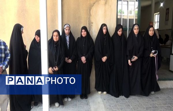 حضور دانش‌آموزان رأی‌اولی شهرستان بدره در چهاردهمین دوره انتخابات ریاست‌جمهوری