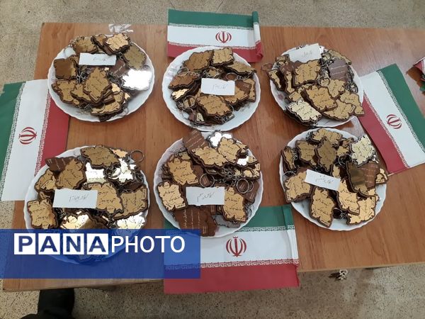 آیین بزرگداشت روز دانش آموز در دبستان سمیه قم