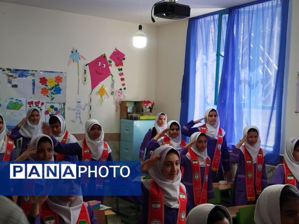 بازدید ارزیاب کشوری سازمان دانش‌آموزی در مدارس تمام پیشتاز شهرستان فاروج