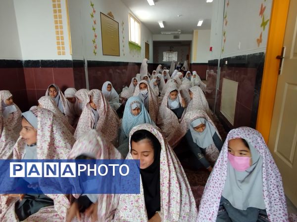 جشن عبادت دانش‌آموزان دختر در کانون فرهنگی تربیتی عاطفه شهرستان کاشمر 