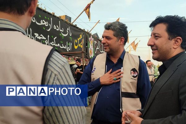 خدمت‌رسانی دانش‌آموزان در موکب «عشاق‌الحسین(ع)» سازمان دانش آموزی شهرستانهای تهران