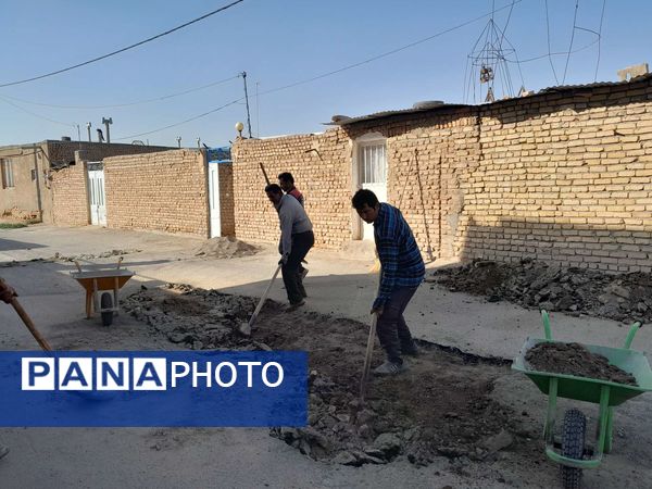 فرآیند چاله‌گیری کوچه دبیرستان مادر مهربان نقاب شهرستان خلیل آباد