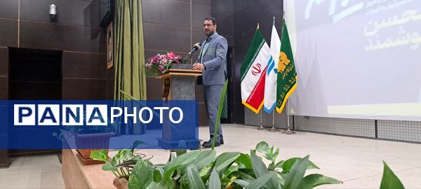 رونمایی از کتاب "اردک دیوانه" 