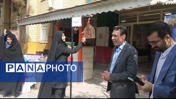 جشن آغاز سال تحصیلی در دبیرستان دخترانه حاتمی 
