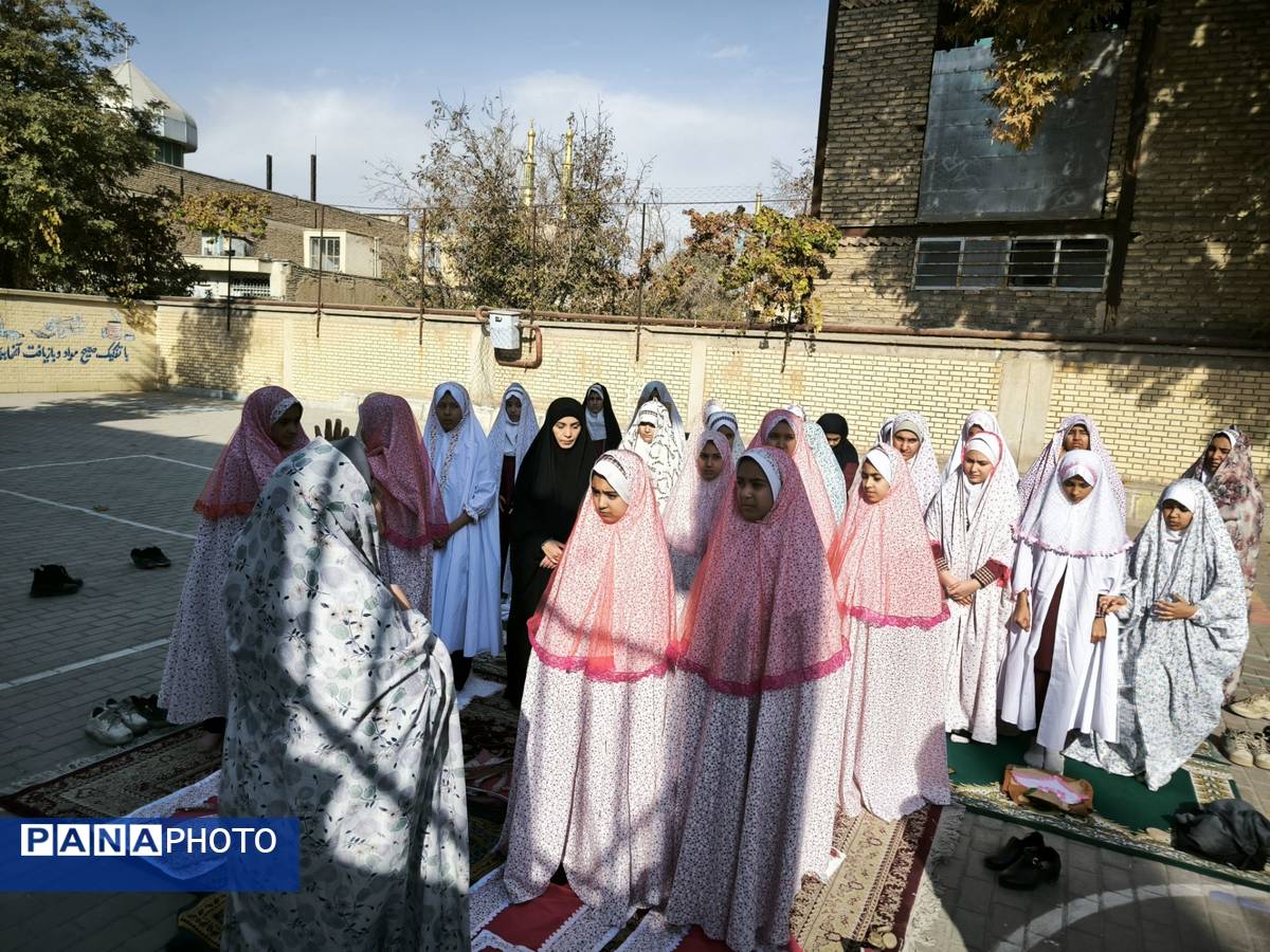 خواندن نماز باران در دبستان دخترانه شطیطه2