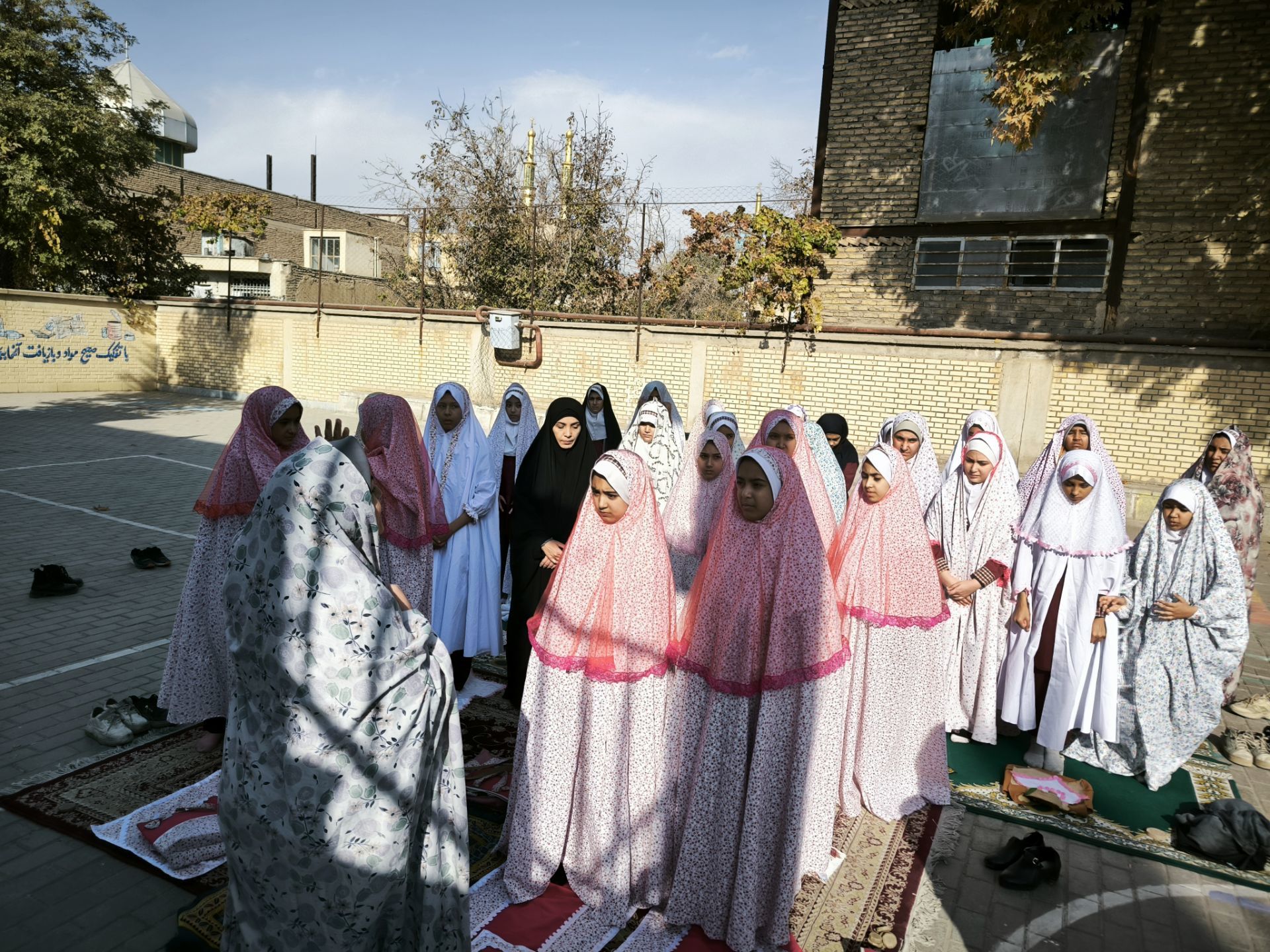 خواندن نماز باران در دبستان دخترانه شطیطه2