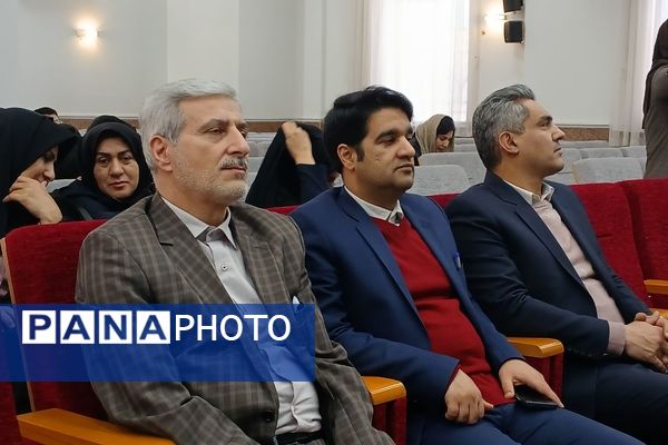 آیین تکریم و تجلیل از پژوهشگران برتر ناحیه۶