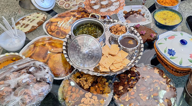 نمایشگاه صنایع دستی و غذاهای بومی و محلی در ایزدخواست به مناسبت دهه فجر