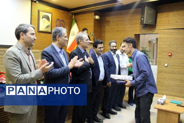 نشست ادبی «عصر دلنشین» در کرمانشاه