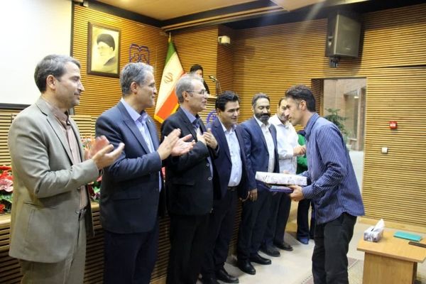 نشست ادبی «عصر دلنشین» در کرمانشاه