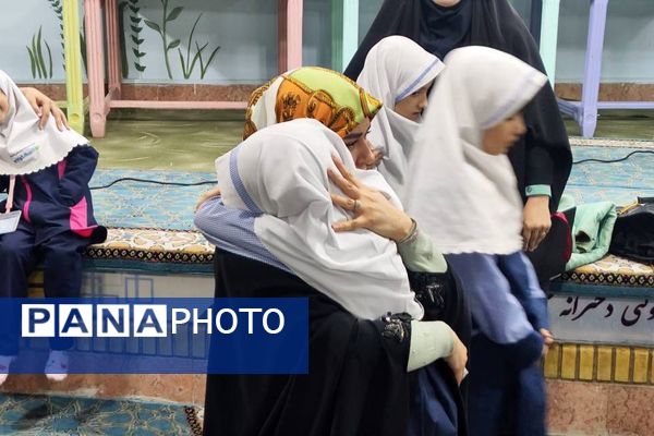 طرح نورانی «هم سجاده با مادر» در دبستان حکمت نبوی ناحیه دو شهرری 