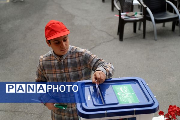 آیین نمادین کشوری بیست و هفتمین انتخابات شورای دانش‌‌آموزی