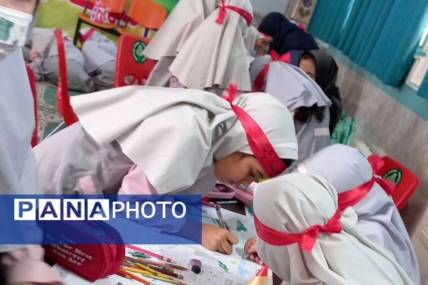 نمایش جلوه‌های ارادت فاطمی در روزنامه‌دیواری‌های مدرسه شهیدسرافراز اسلامشهر