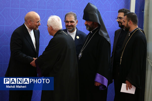 ورود مهمانان مراسم تحلیف رئیس‌جمهوری به مجلس شورای اسلامی 