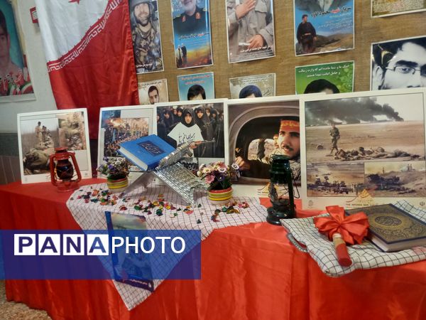 نواختن زنگ استانی مهر، ایثار و مقاومت در مدرسه نمونه دولتی ۹ دی به مناسبت آغاز سال تحصیلی و هفته دفاع مقدس