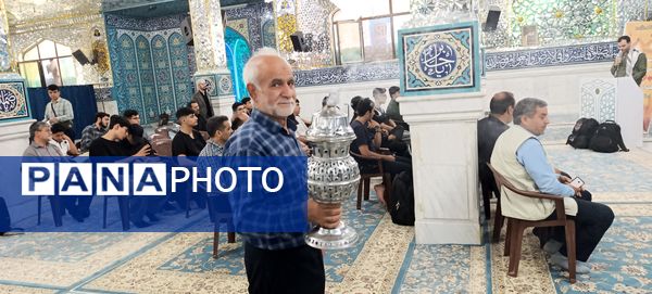 بدرقه دانش‌آموزان اعزامی به پیاده‌روی اربعین 