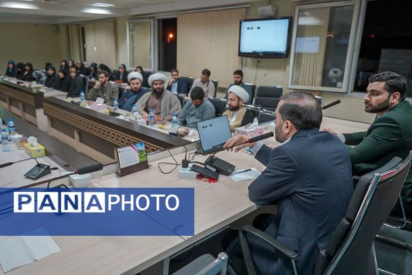 نشست رئیس انجمن اسلامی کل کشور با مسئولان انجمن‌های اسلامی استان کرمانشاه 