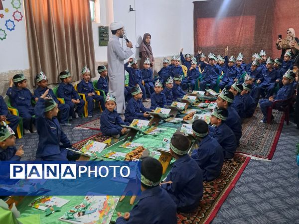 جشن قرآن در دبستان حاج محمد عجب شیر 