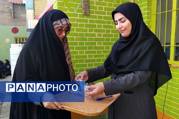 هفته تربیت بدنی در مدارس دکتر رزمی و شهید مجید مجیدی ناحیه دو شهرری 