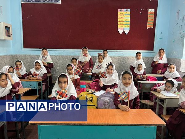 جشن روز دختر در دبستان دخترانه شهید علی‌رضایی