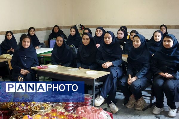 برگزاری مراسم جشن یلدا در مدرسه مهرآیین و مدرسه مریم بهارستان۲